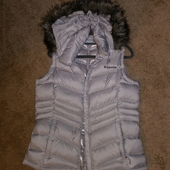 Columbia Jackets & Blazers - Puffy silver vest